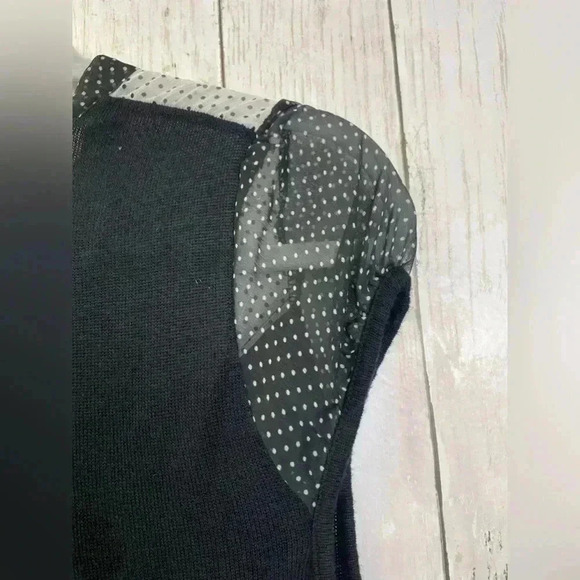 H&M Blouse Black and White pattern size 10 Lightweight - Picture 7 of 11